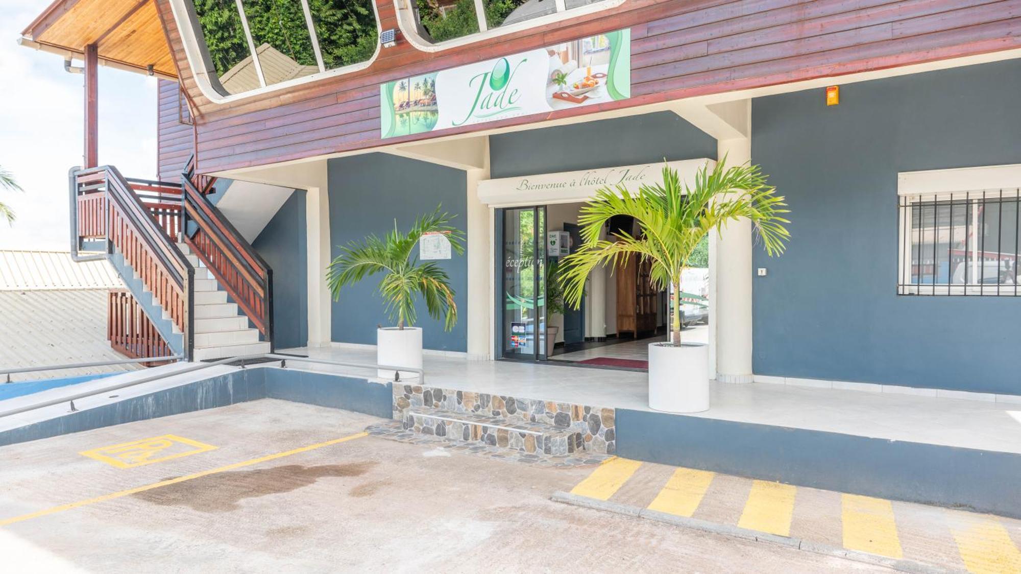 Jade Hotel And Spa Bandrele Luaran gambar