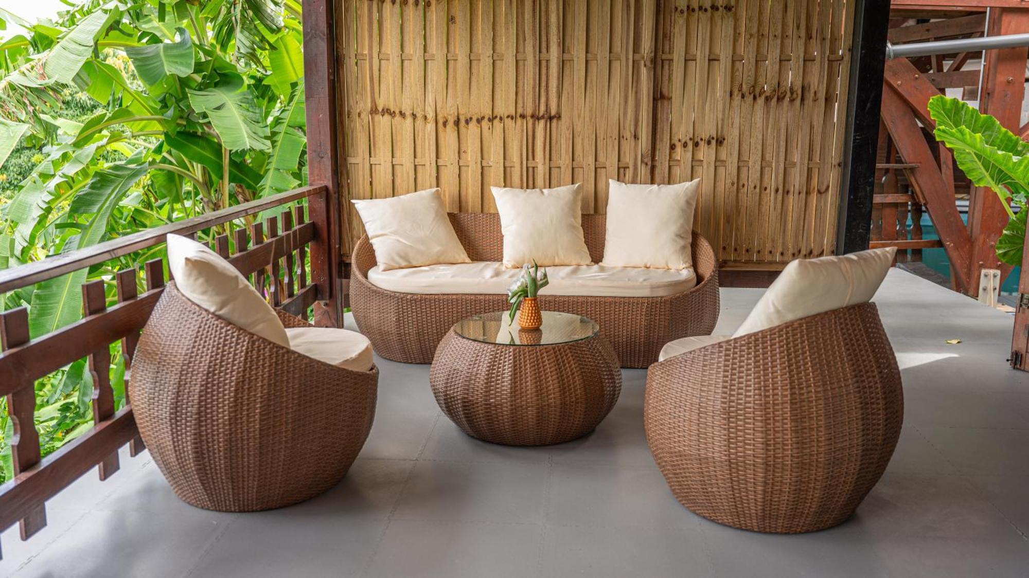 Jade Hotel And Spa Bandrele Luaran gambar